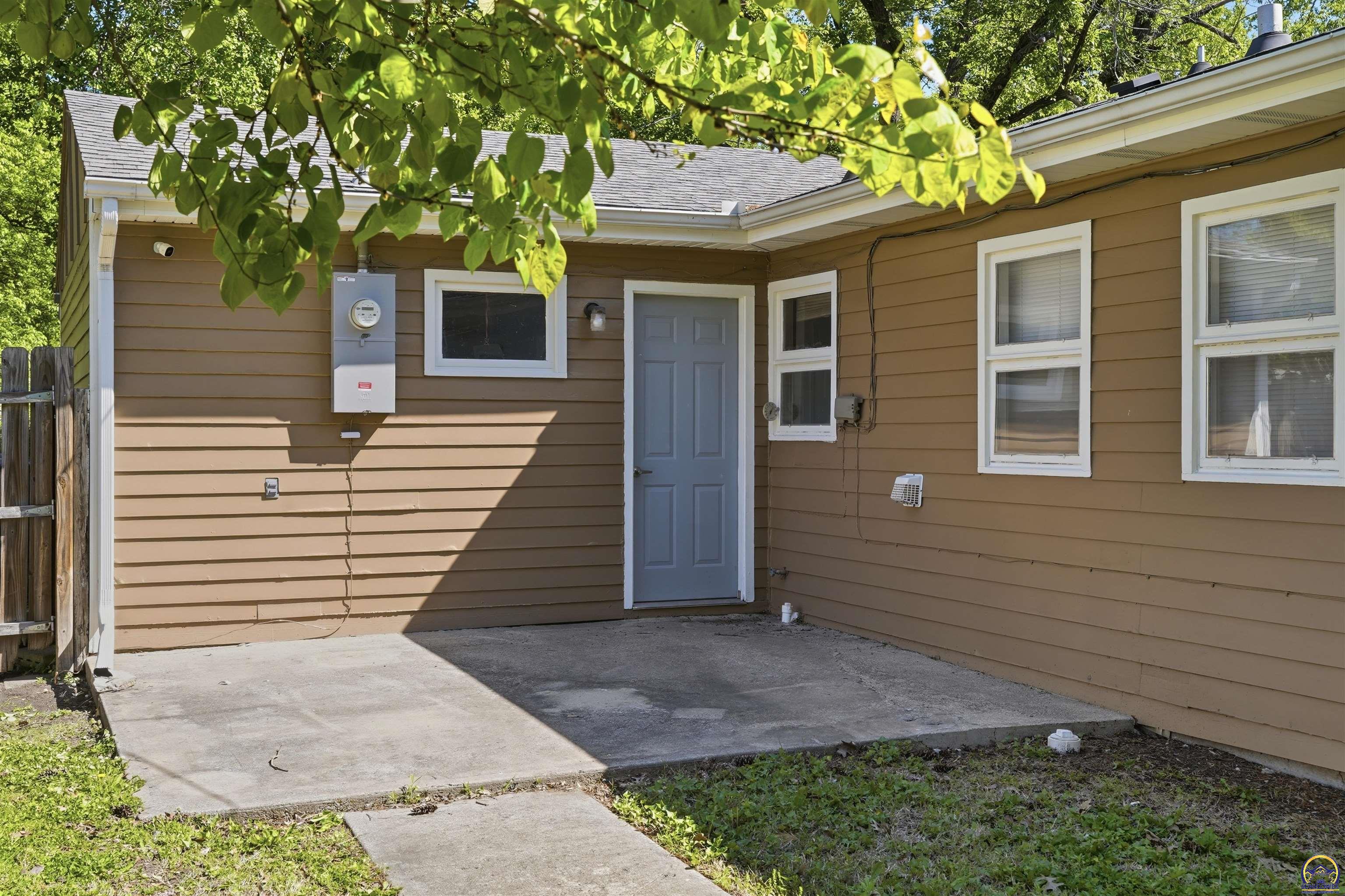 4751 Southwest 17th Terrace Topeka, KS 66604 - Photo 21 of 23