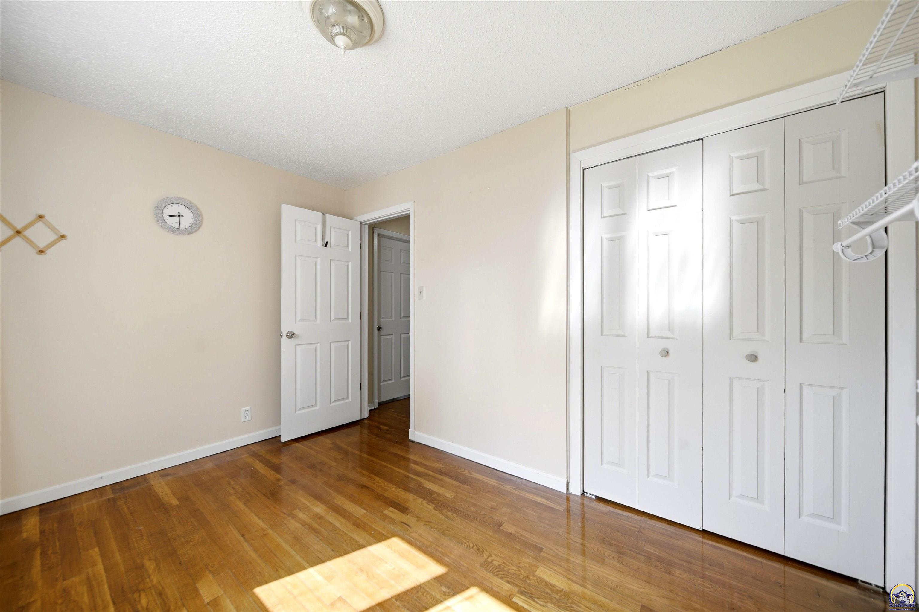 4751 Southwest 17th Terrace Topeka, KS 66604 - Photo 10 of 23