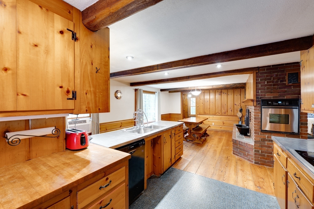 36 Burleigh Road Wilbraham, MA 01095 - Photo 4 of 42 Gallery Image 4