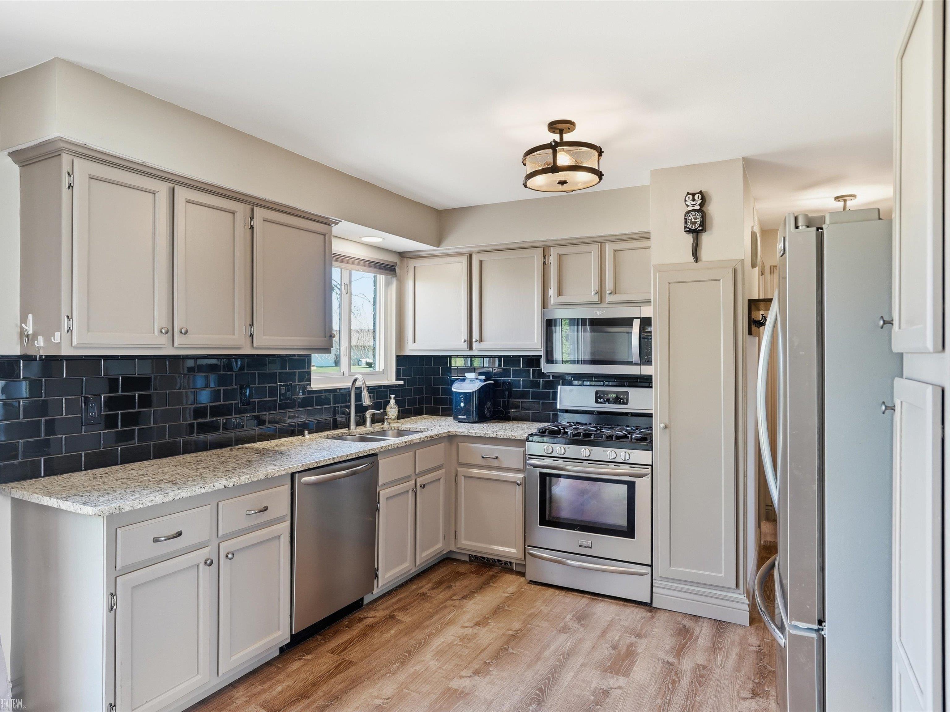 45284 Spagnuolo Road Macomb, MI 48044 - Photo 9 of 22