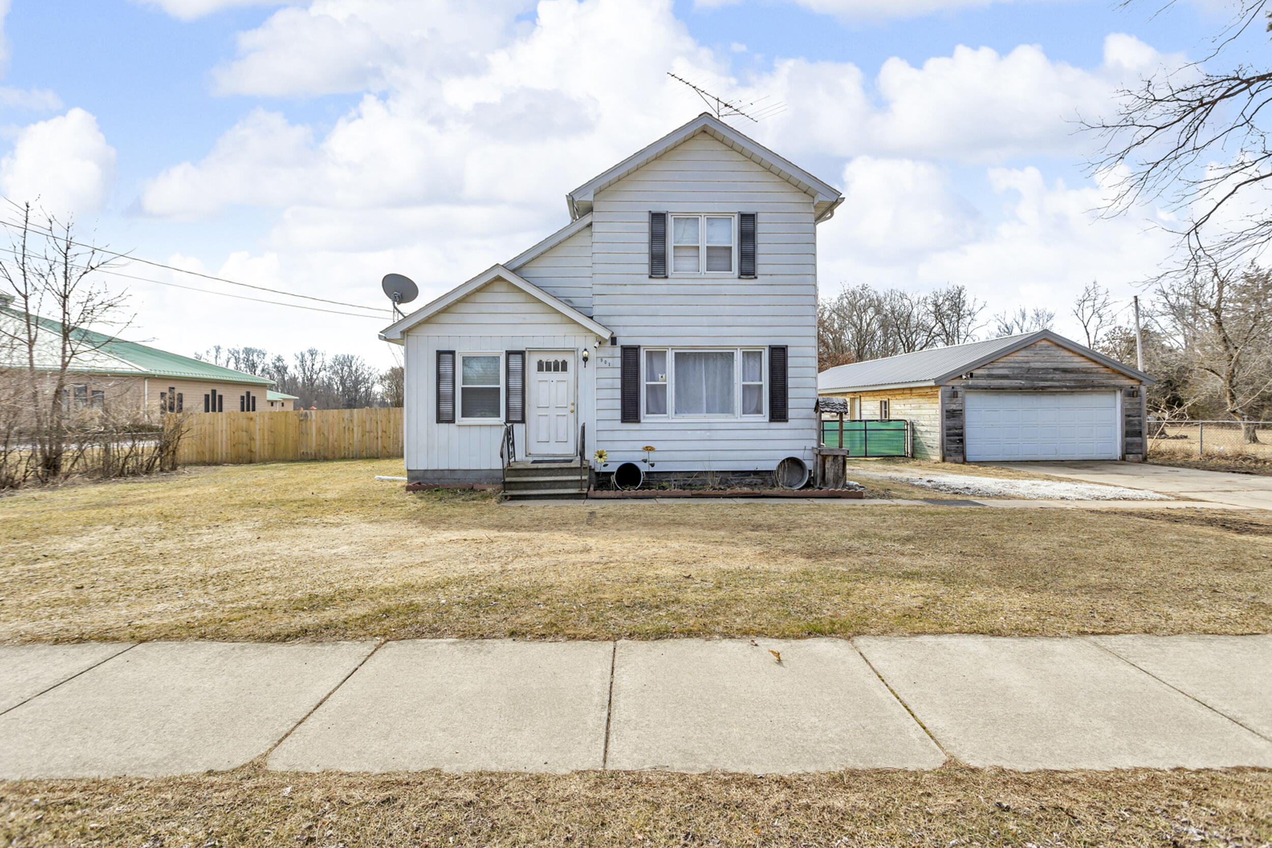 901 Napoleon Road