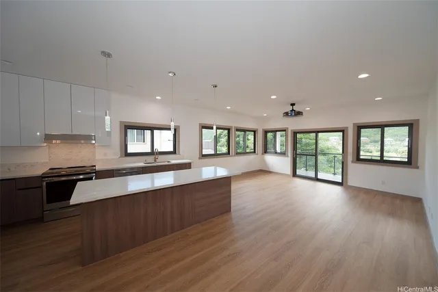 $4,200 | 2056 10th Avenue, Honolulu, HI 96816