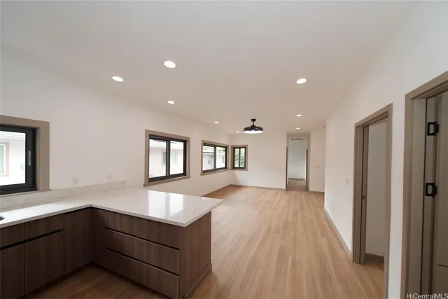 $3,200 | 2056 10th Avenue, Honolulu, HI 96816