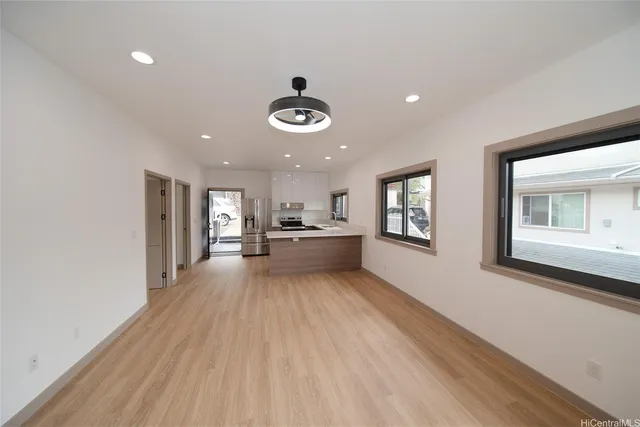 $3,200 | 2056 10th Avenue, Honolulu, HI 96816