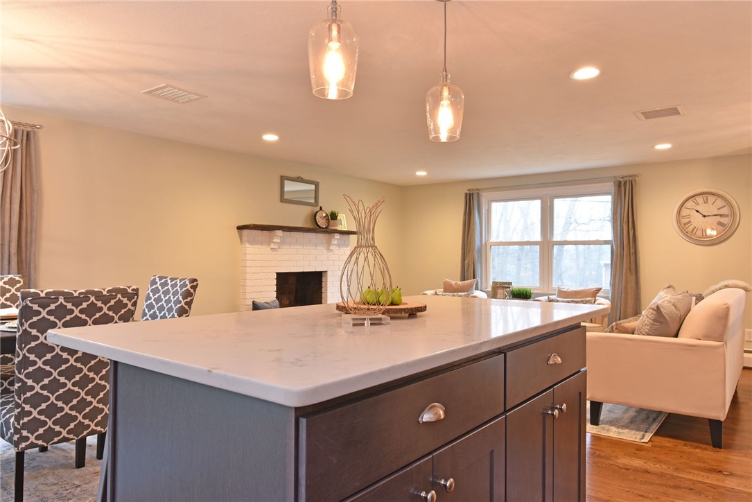 72 North Cobble Hill Road Warwick, RI 02886 - Photo 8 of 32