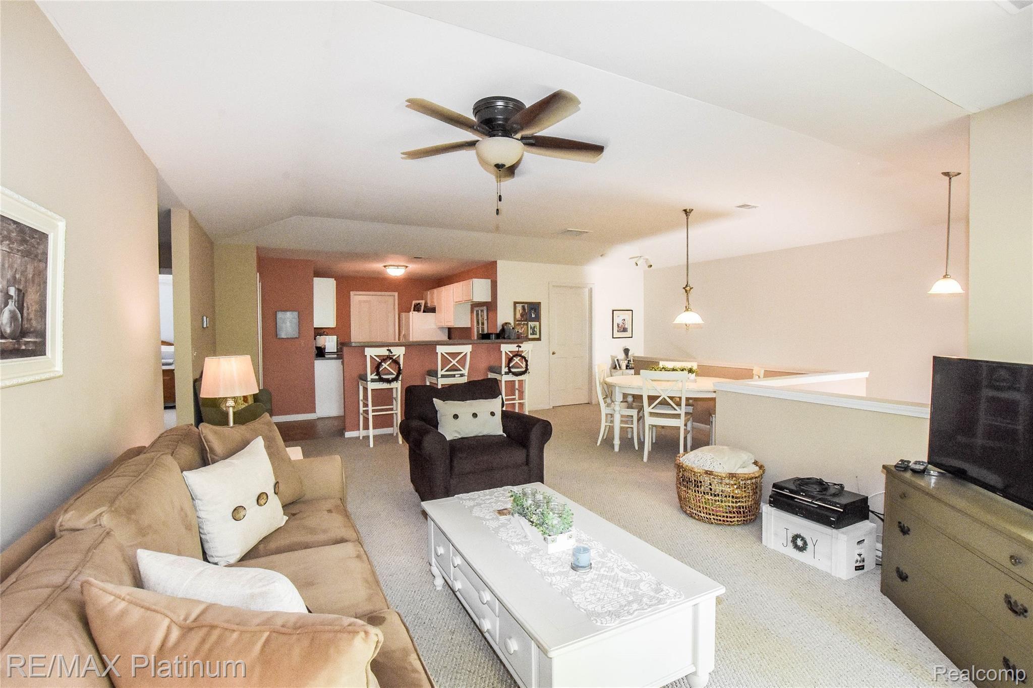 4051 Hampton Ridge Boulevard, Unit 7 Howell, MI 48843 - Photo 8 of 36 DSC_0707.jpg