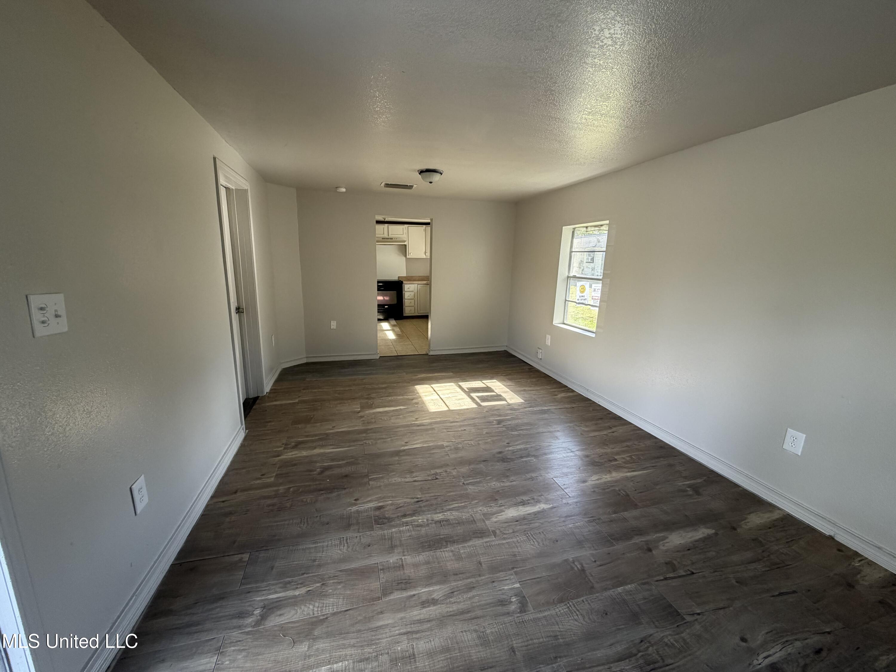 4148 Magnolia Street Moss Point, MS 39563 - Photo 2 of 6 IMG_4690