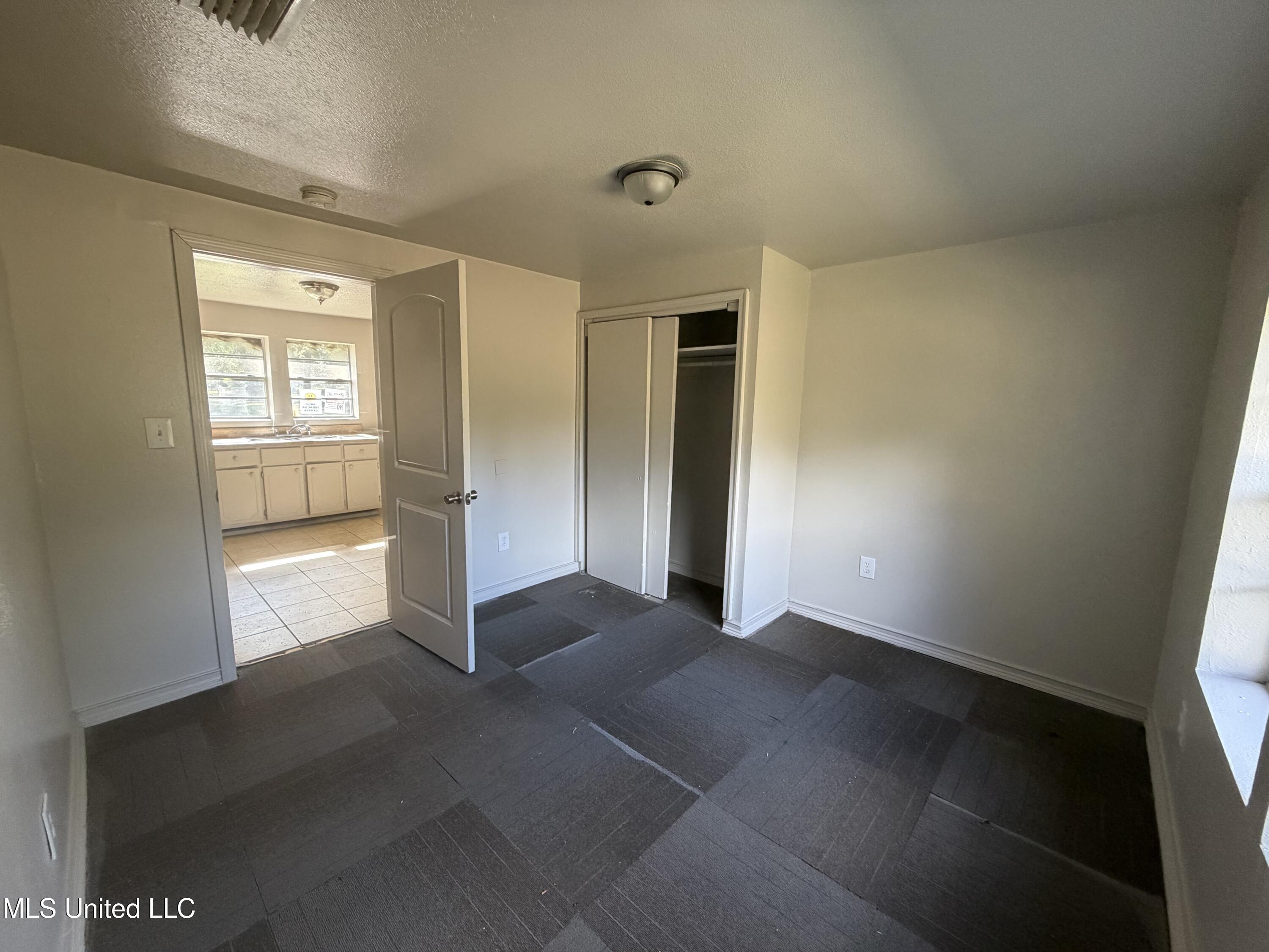 4148 Magnolia Street Moss Point, MS 39563 - Photo 3 of 6 IMG_4693