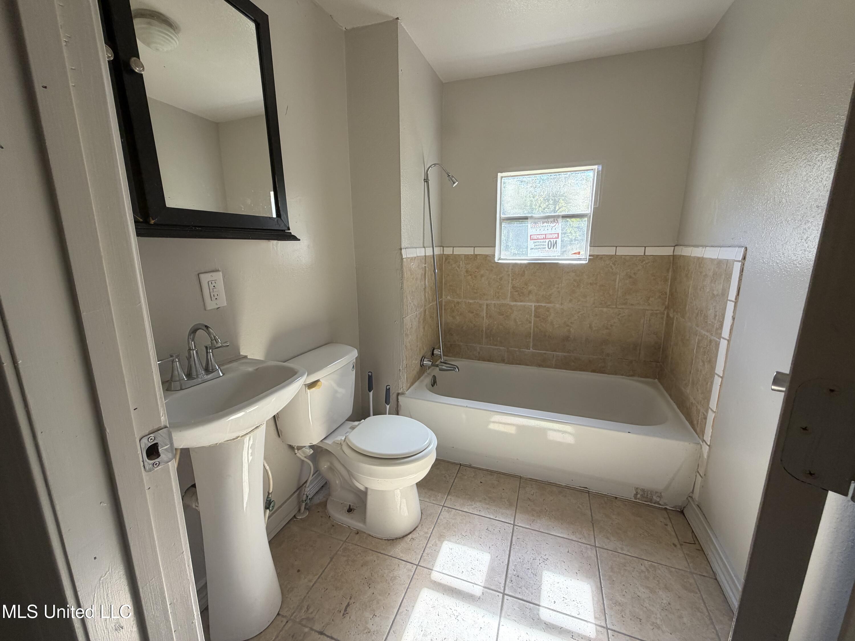 4148 Magnolia Street Moss Point, MS 39563 - Photo 6 of 6 IMG_4696