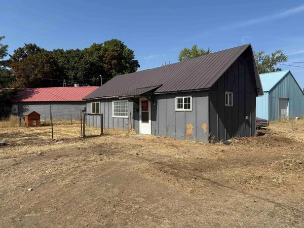 $299,000 | 711 East Lake Street, Medical Lake, WA 99022