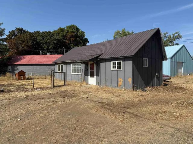 $325,000 | 711 East Lake Street, Medical Lake, WA 99022