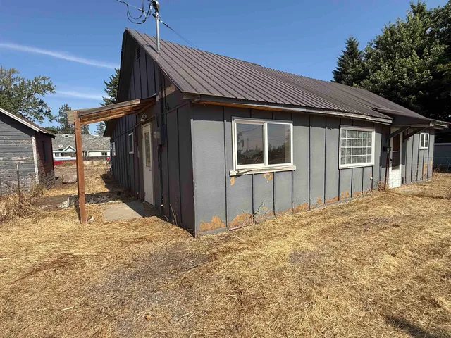 $325,000 | 711 East Lake Street, Medical Lake, WA 99022