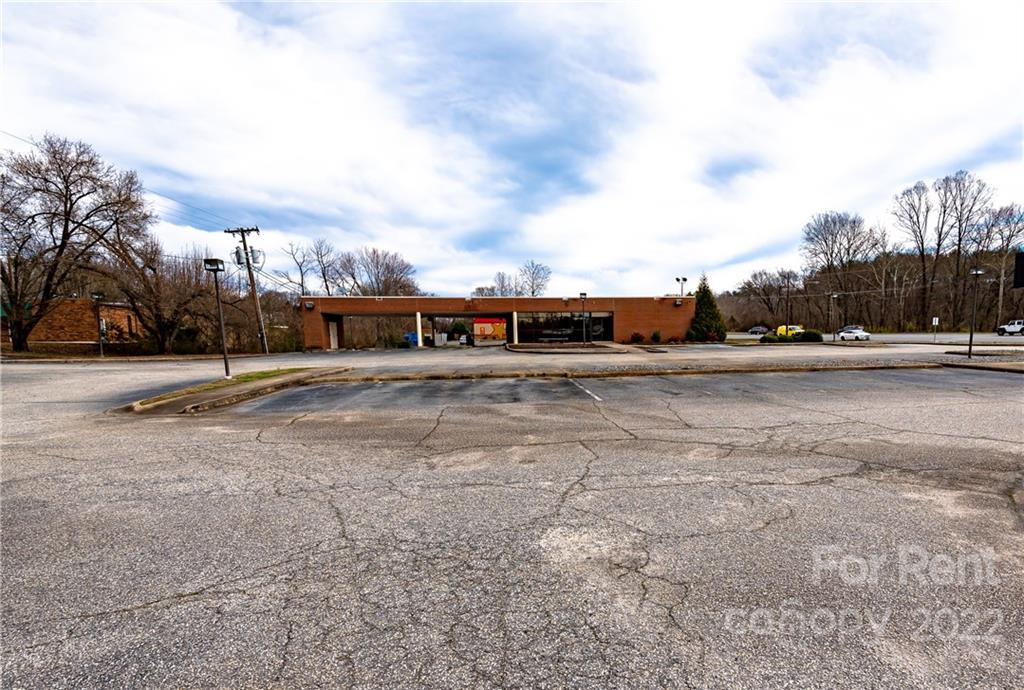 676 Morganton Boulevard Southwest Lenoir, NC 28645 - Photo 2 of 36