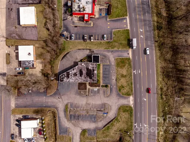 $3,500 | 676 Morganton Boulevard Southwest, Lenoir, NC 28645