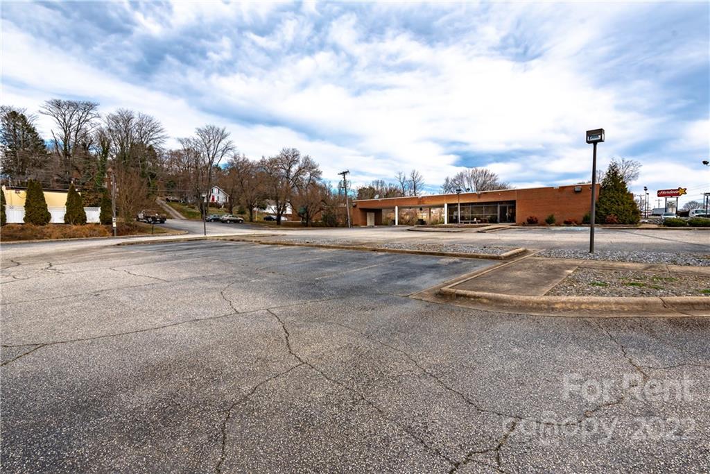 676 Morganton Boulevard Southwest Lenoir, NC 28645 - Photo 3 of 36