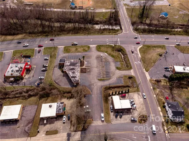 $3,500 | 676 Morganton Boulevard Southwest, Lenoir, NC 28645
