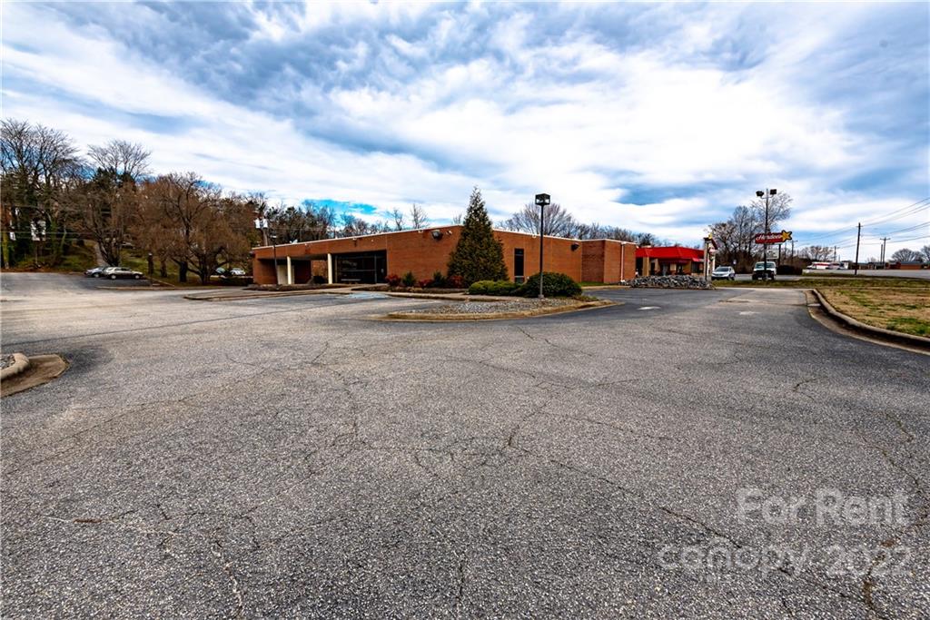 676 Morganton Boulevard Southwest Lenoir, NC 28645 - Photo 4 of 36