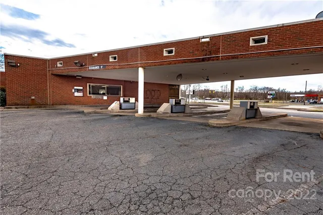 $3,500 | 676 Morganton Boulevard Southwest, Lenoir, NC 28645