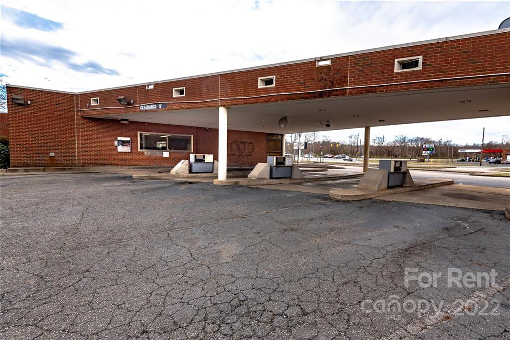 676 Morganton Boulevard Southwest Lenoir, NC 28645 - Photo 6 of 36