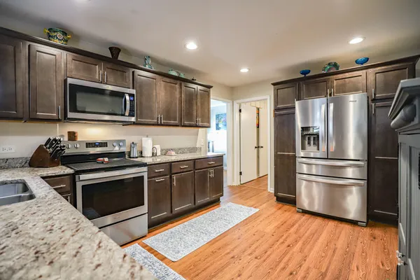 $329,900 | 311 Oakwood Lane, Paris, TN 38242