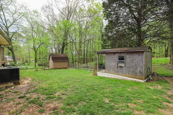 $329,900 | 311 Oakwood Lane, Paris, TN 38242