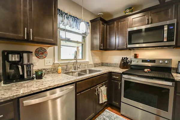 $329,900 | 311 Oakwood Lane, Paris, TN 38242