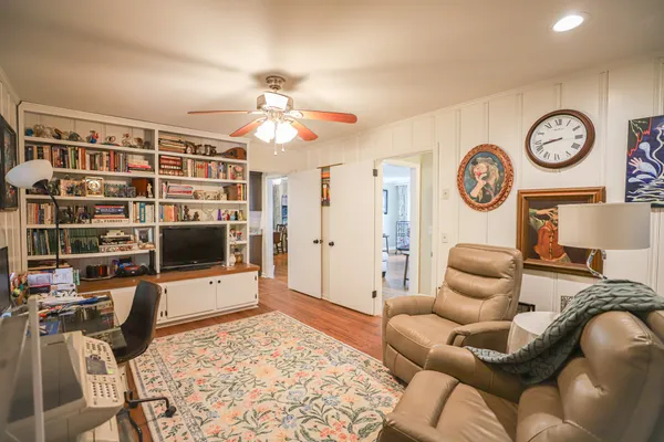 $329,900 | 311 Oakwood Lane, Paris, TN 38242