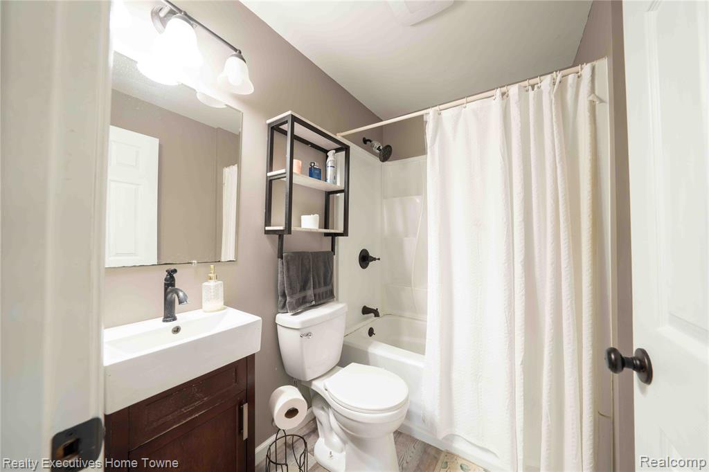 5017 North Road North Street, MI 48049 - Photo 10 of 27