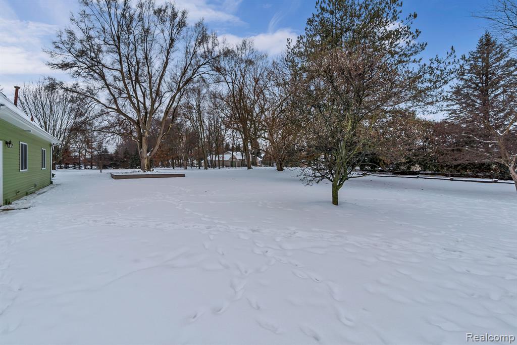 2379 Grove Park Road Fenton, MI 48430 - Photo 45 of 56