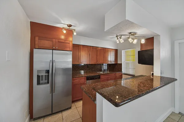 $224,000 | 51 Northeast 24th Street, Unit 4, Wilton Manors, FL 33305