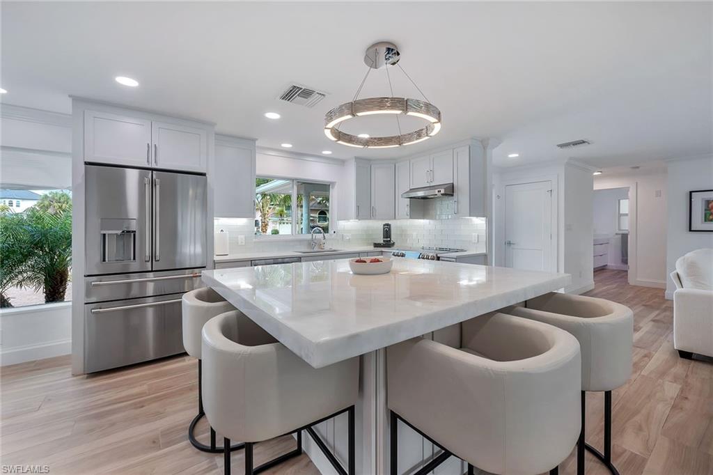 418 Germain Avenue Naples, FL 34108 - Photo 15 of 46