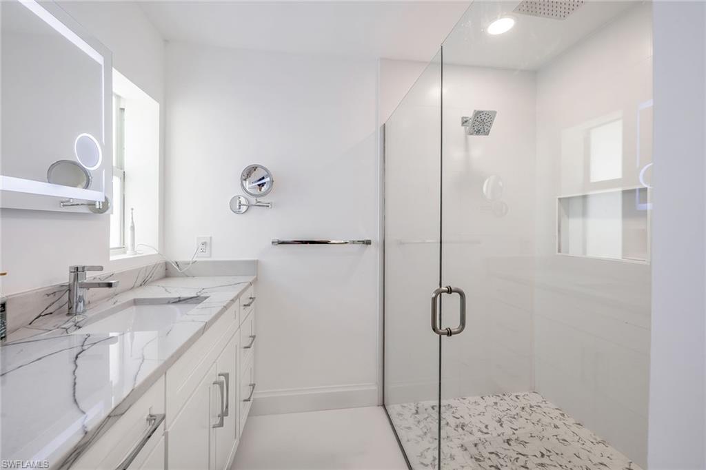 418 Germain Avenue Naples, FL 34108 - Photo 32 of 46