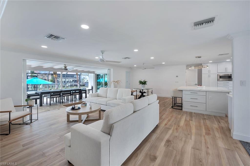 418 Germain Avenue Naples, FL 34108 - Photo 7 of 46