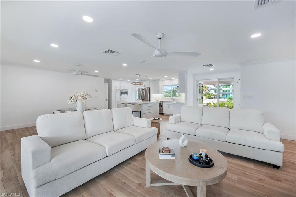 418 Germain Avenue Naples, FL 34108 - Photo 9 of 46