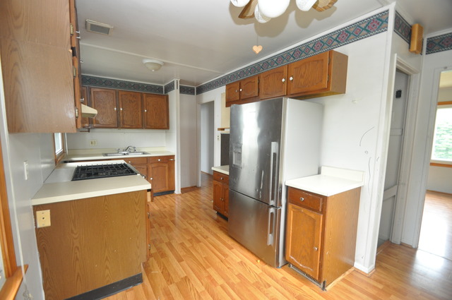 1845 Fargo Street Des Plaines, IL 60018 - Photo 3 of 11