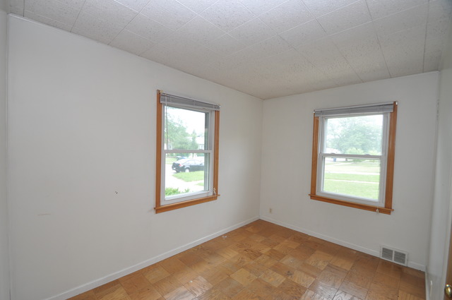1845 Fargo Street Des Plaines, IL 60018 - Photo 7 of 11