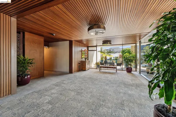 $429,000 | 320 Lee Street, Unit 603, Oakland, CA 94610