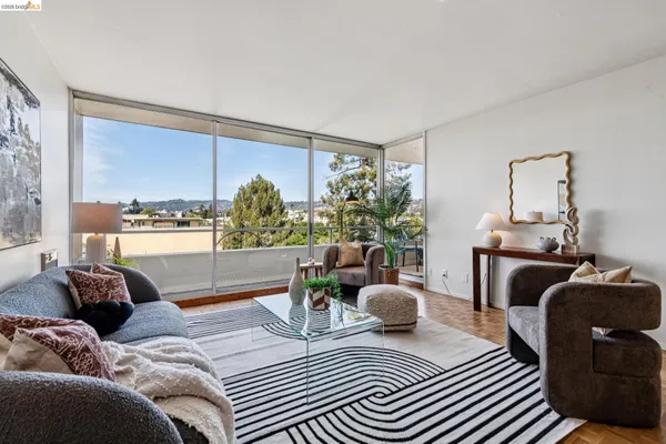 $429,000 | 320 Lee Street, Unit 603, Oakland, CA 94610