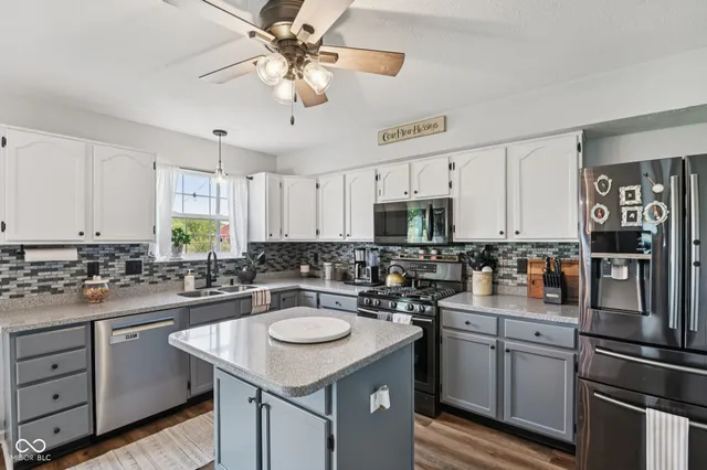 $359,900 | 216 Oakview Drive, Mooresville, IN 46158