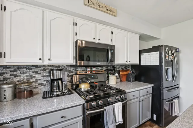 $359,900 | 216 Oakview Drive, Mooresville, IN 46158