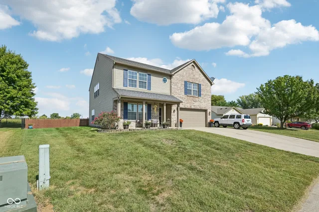 $359,900 | 216 Oakview Drive, Mooresville, IN 46158