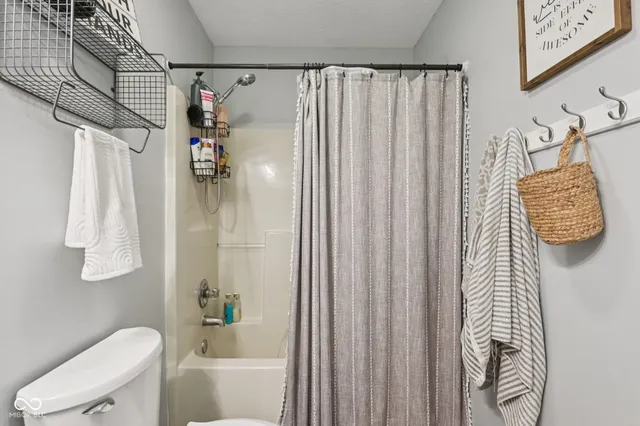 $359,900 | 216 Oakview Drive, Mooresville, IN 46158