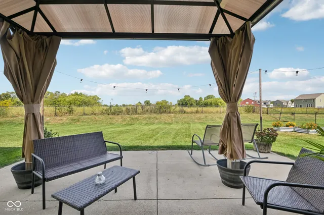 $359,900 | 216 Oakview Drive, Mooresville, IN 46158