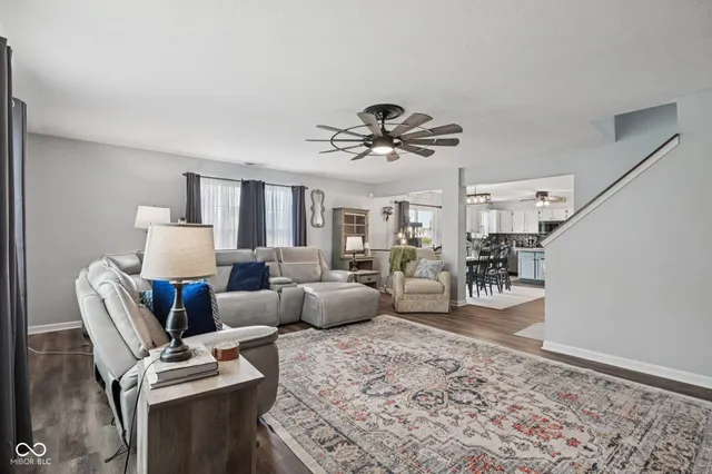 $359,900 | 216 Oakview Drive, Mooresville, IN 46158