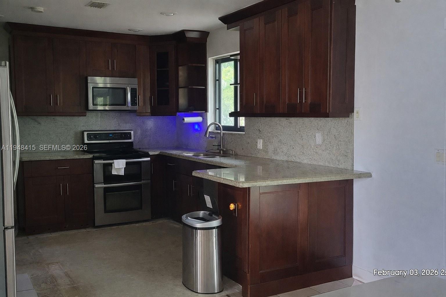 508 Southwest 8th Street Hallandale Beach, FL 33009 - Photo 10 of 12