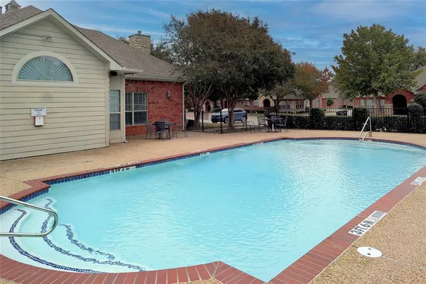 $419,900 | 3211 Rosemeade Drive, Unit 1313, Fort Worth, TX 76116
