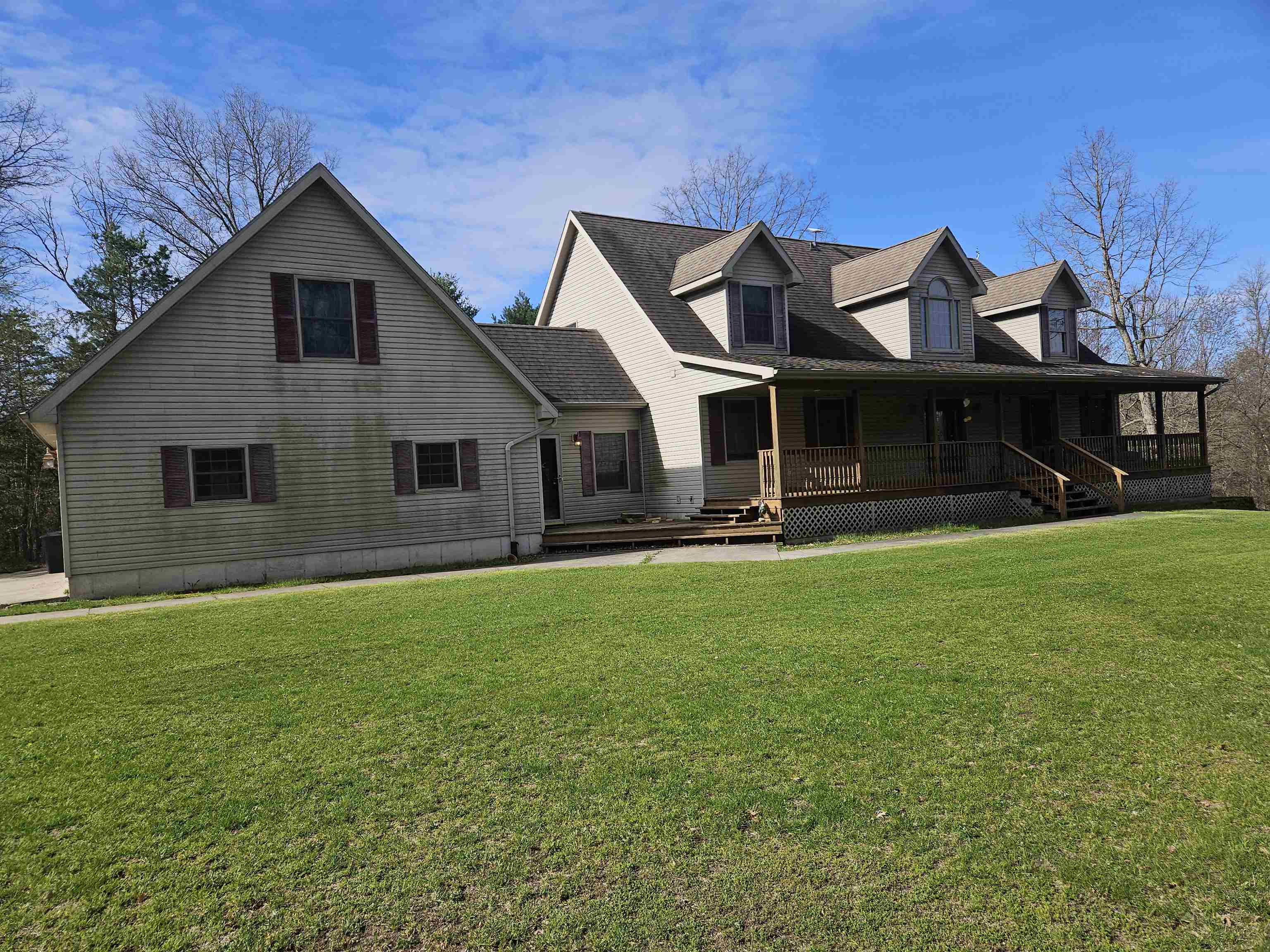 335 Pine Street Harrison, MI 48625 - Photo 5 of 70
