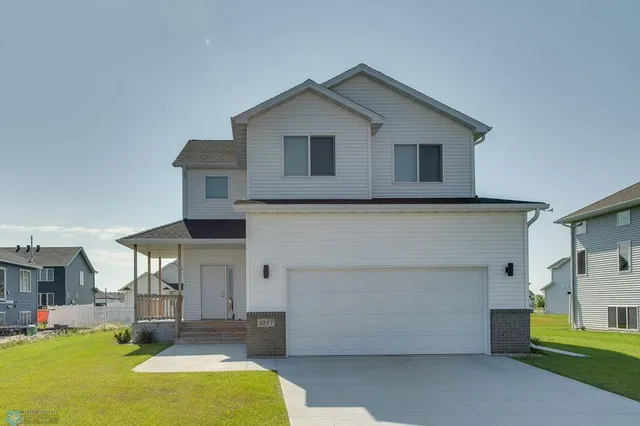 $442,400 | 6797 28th Street South, Fargo, ND 58104