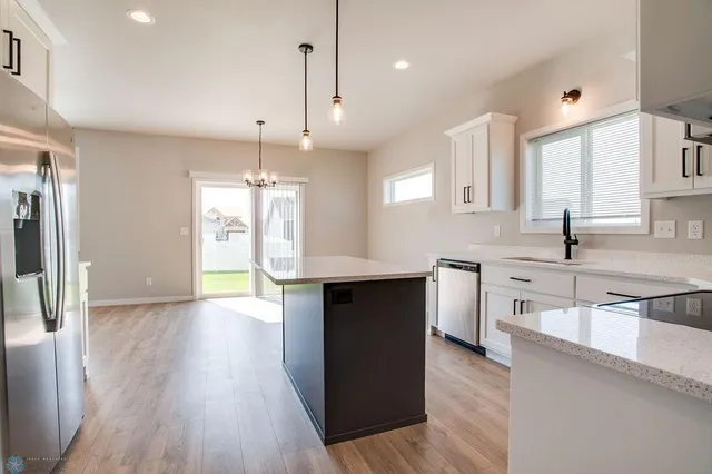 $442,400 | 6797 28th Street South, Fargo, ND 58104