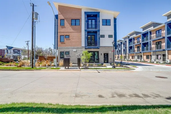 $335,000 | 111 Merritt Street, Unit 102, Fort Worth, TX 76114